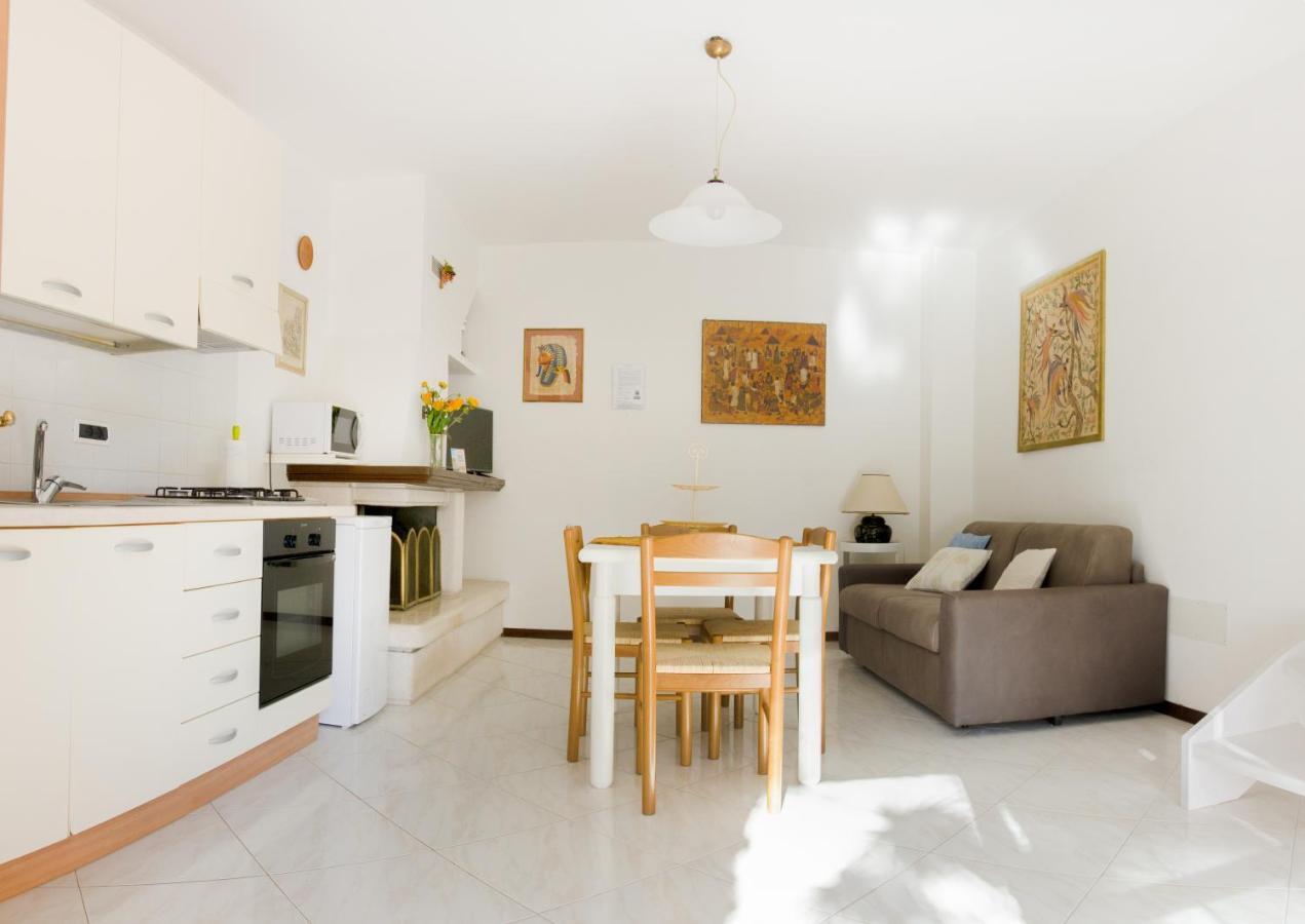 Appartamenti La Casina Porto Azzurro Exterior foto