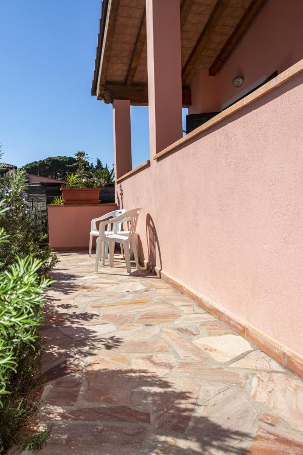 Appartamenti La Casina Porto Azzurro Exterior foto