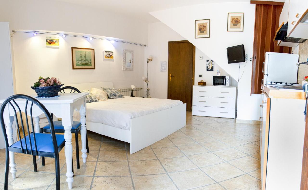 Appartamenti La Casina Porto Azzurro Exterior foto