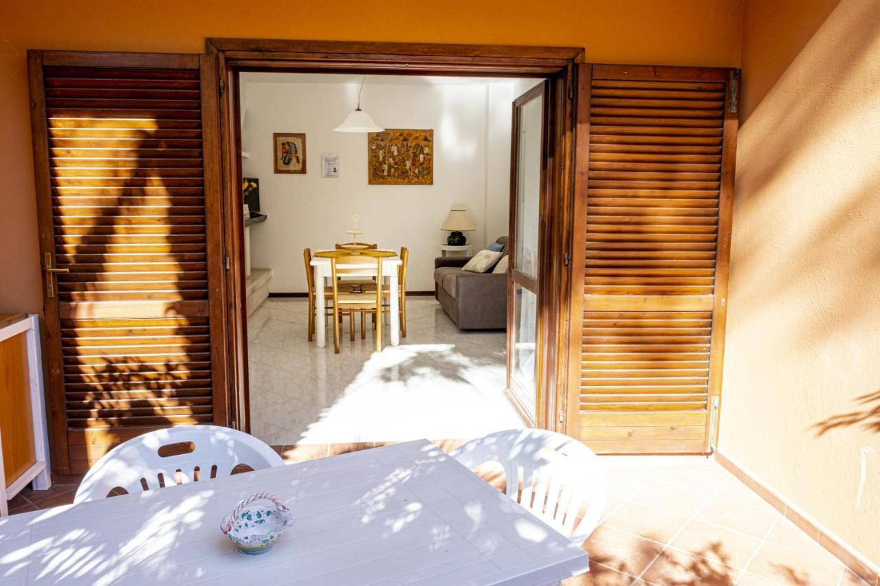 Appartamenti La Casina Porto Azzurro Exterior foto